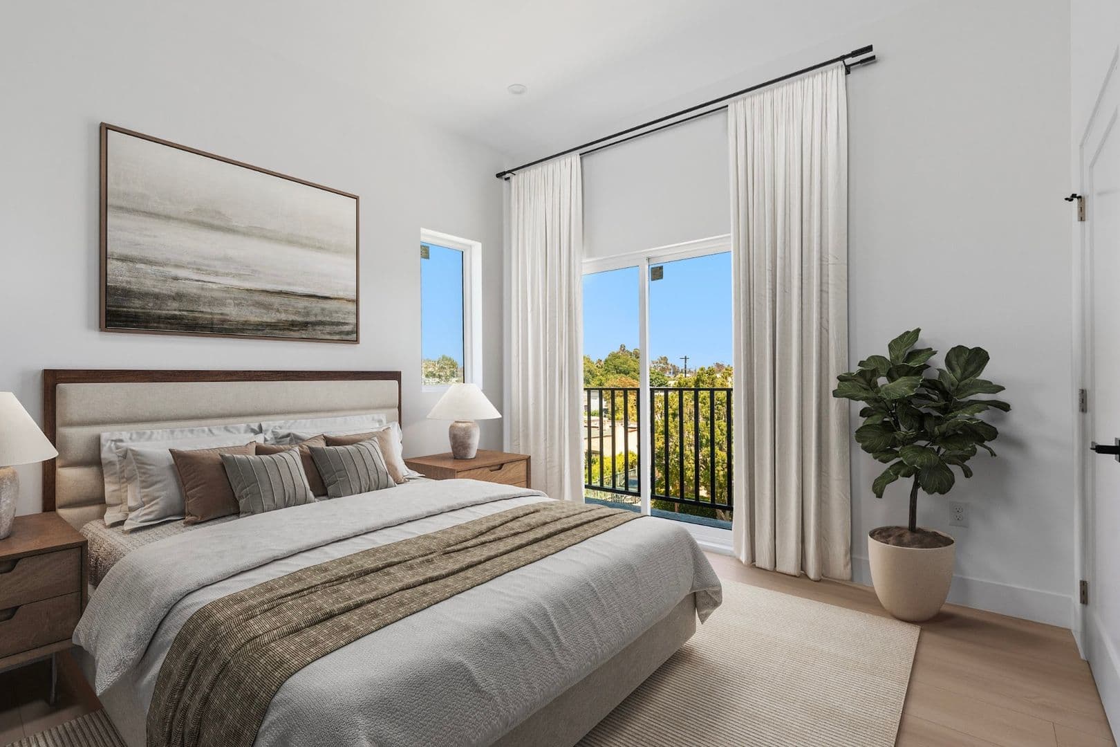 Los Angeles Townhome: 2637 S Garth Ave