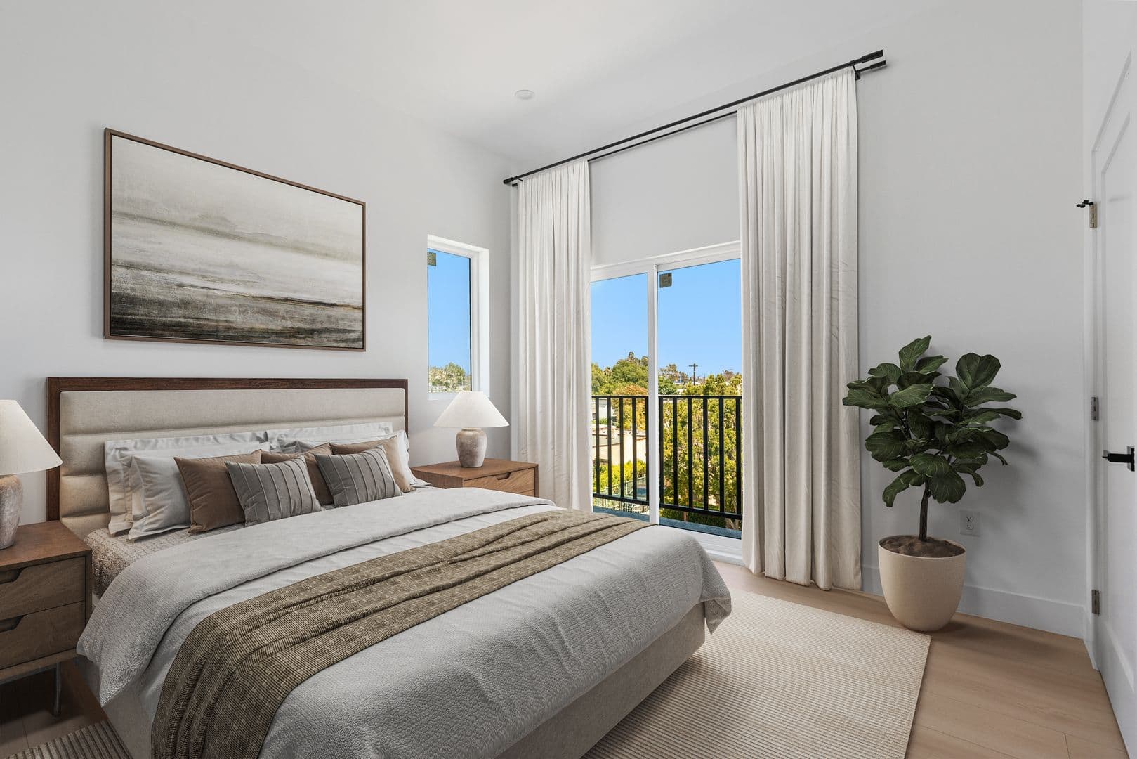 Los Angeles Townhome: 2637 S Garth Ave