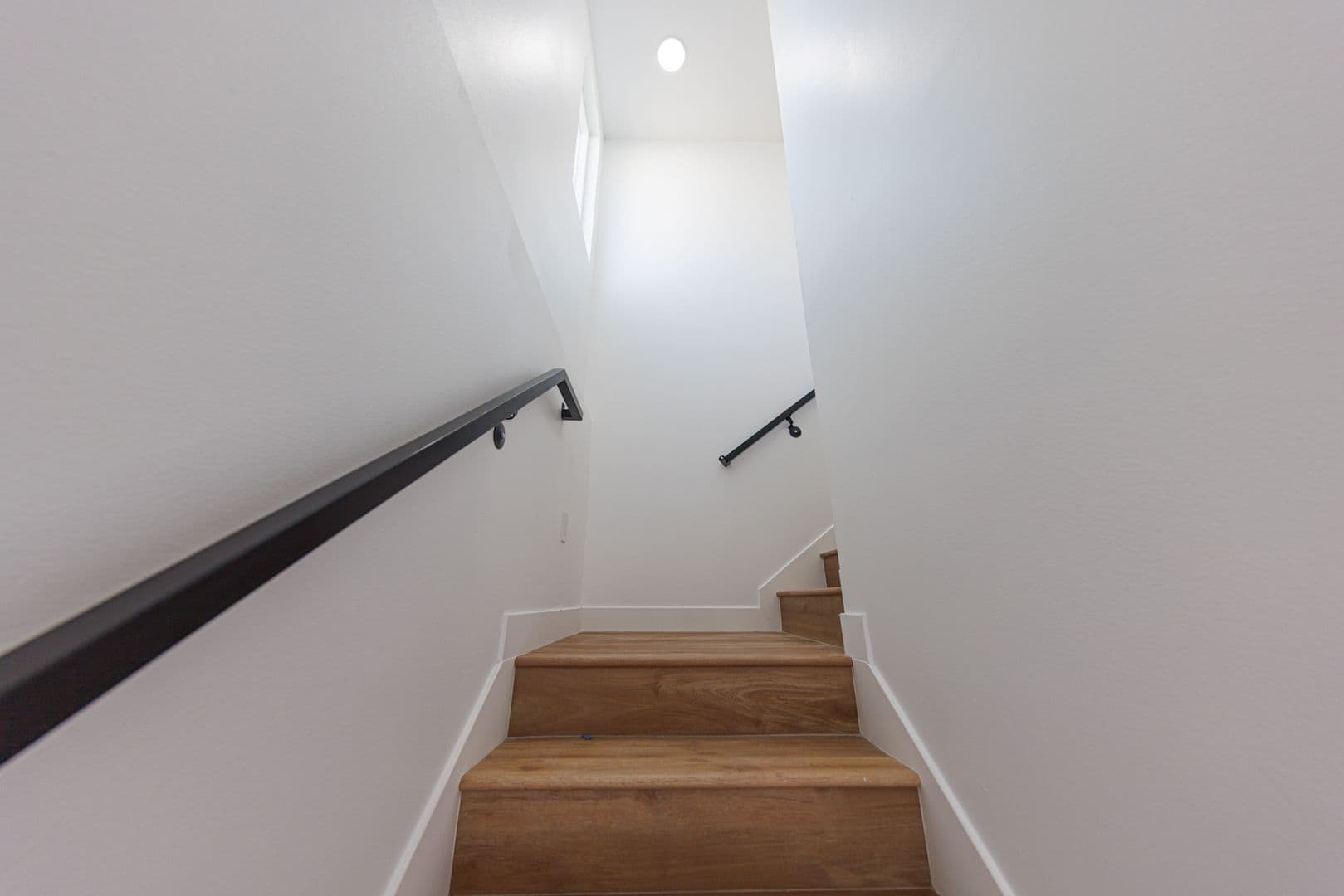 Los Angeles Townhome: 5327 Geer St
