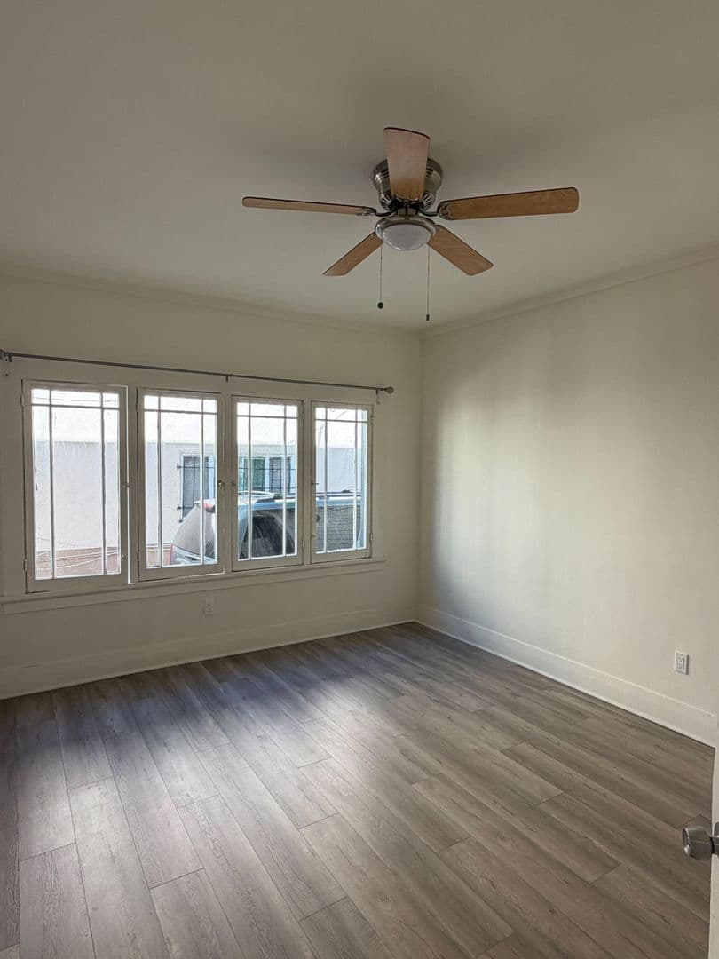 Los Angeles Apartment: 1112 Browning Blvd