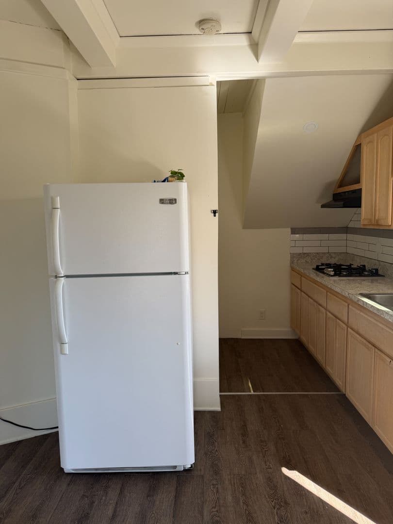 Los Angeles Apartment: 1112 Browning Blvd