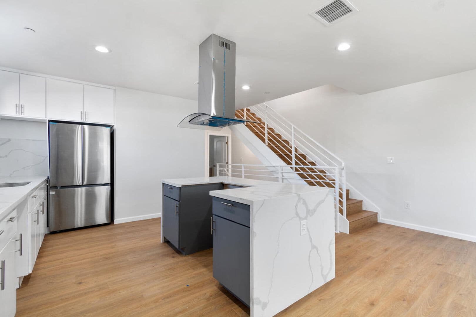 Los Angeles Apartment: 2638 Virginia Rd