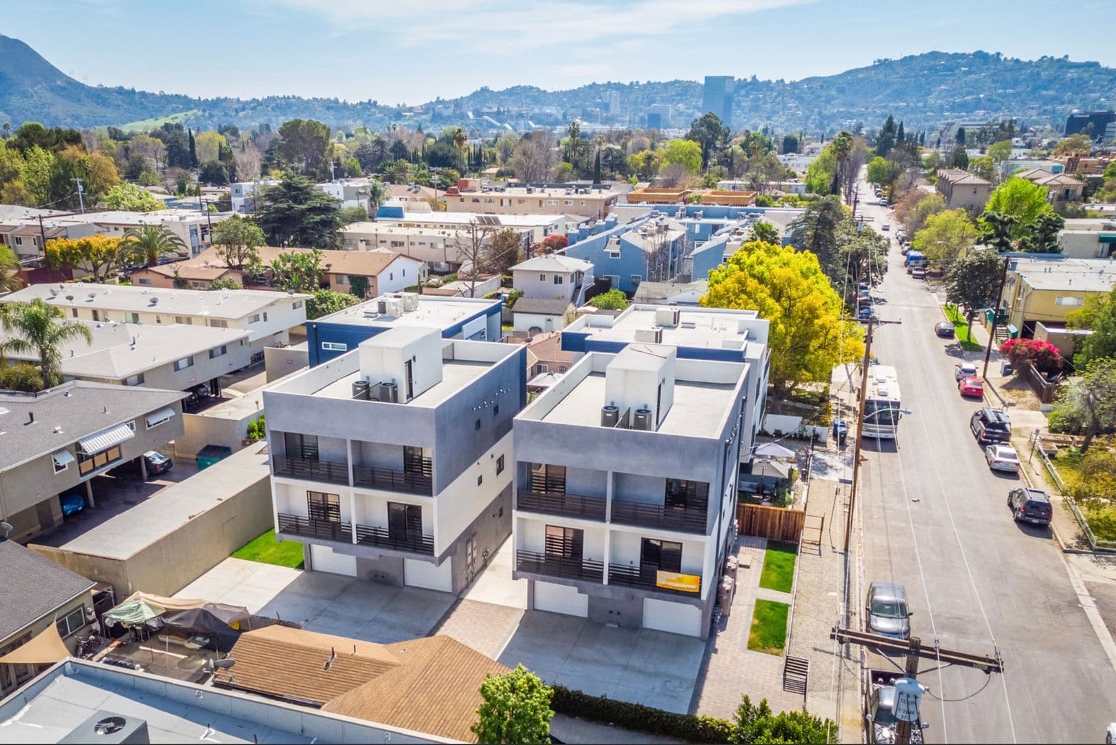 North Hollywood Townhome: 5132 Riverton Ave