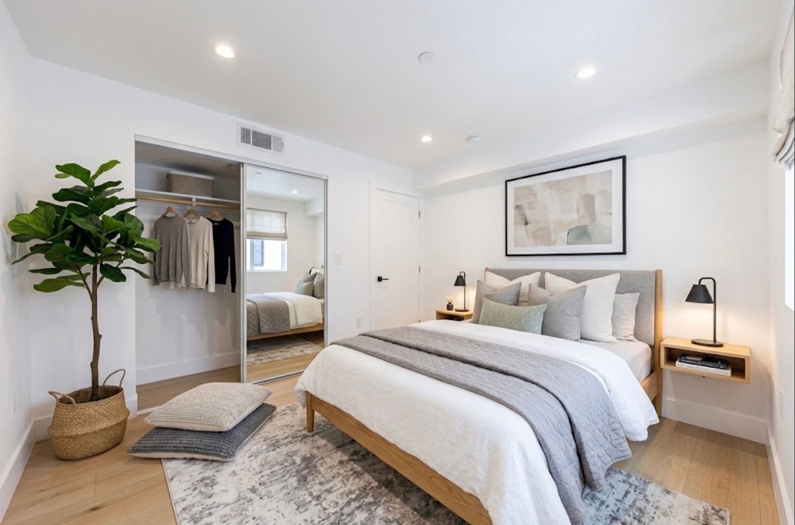 Los Angeles Apartment: 1015 S. Citrus Ave