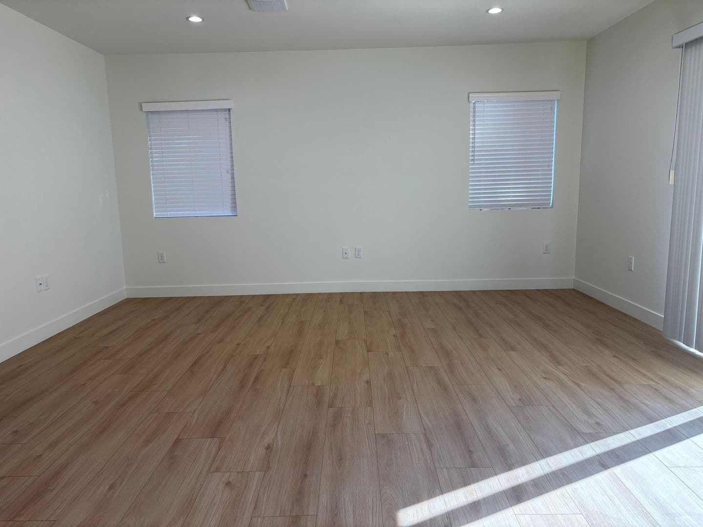 Sun Valley House: 11246 Lull Street