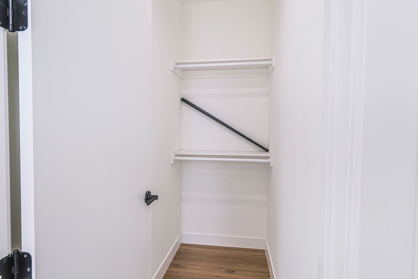 Los Angeles Apartment: 161 S Hoover St
