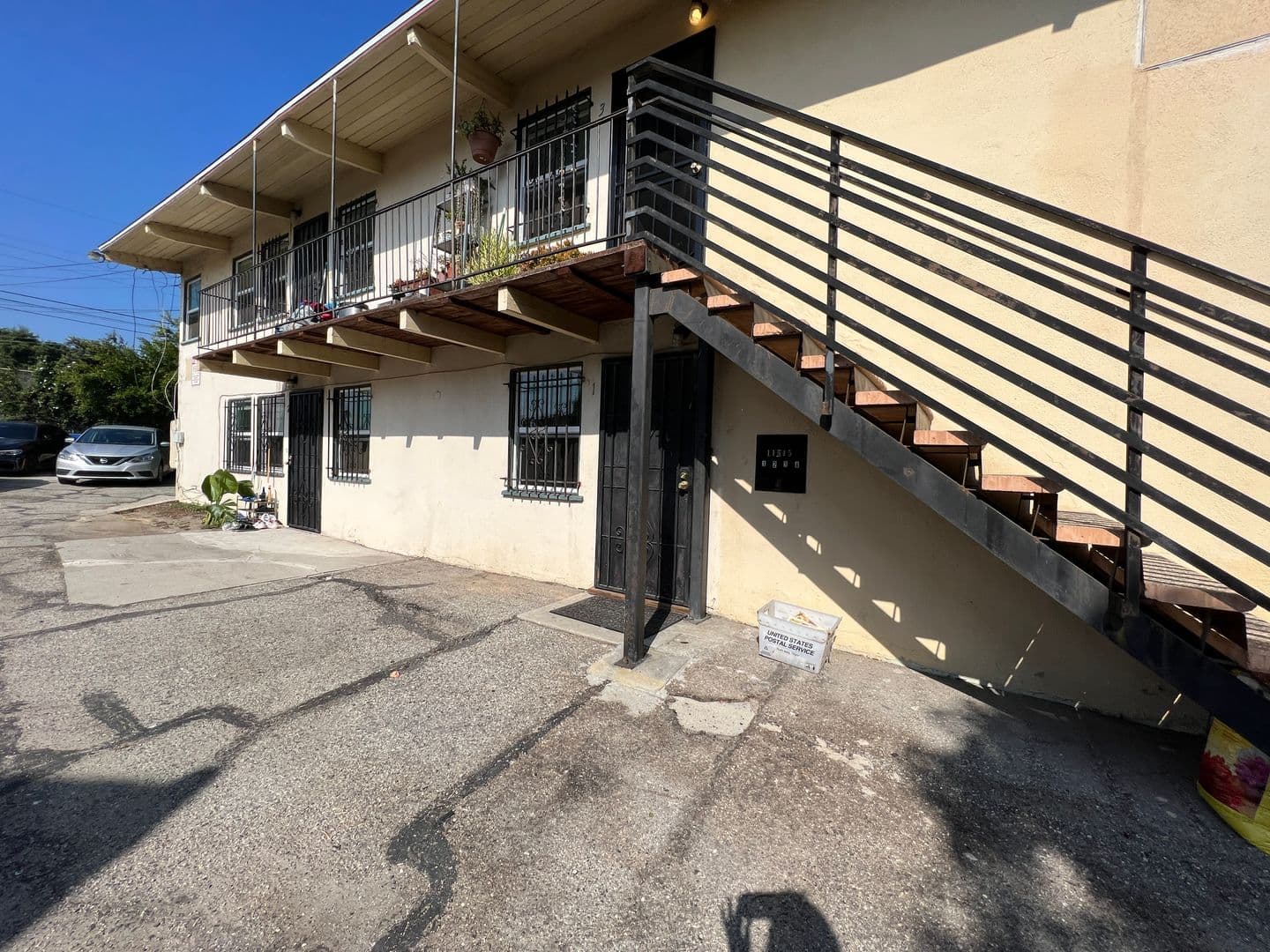 Culver City Apartment: 11515 Bradson Pl