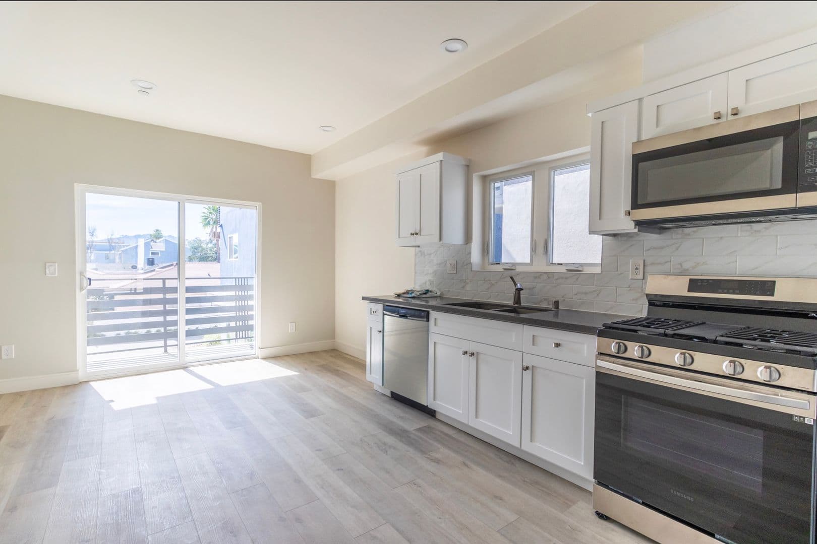 North Hollywood Townhome: 5132 Riverton Ave