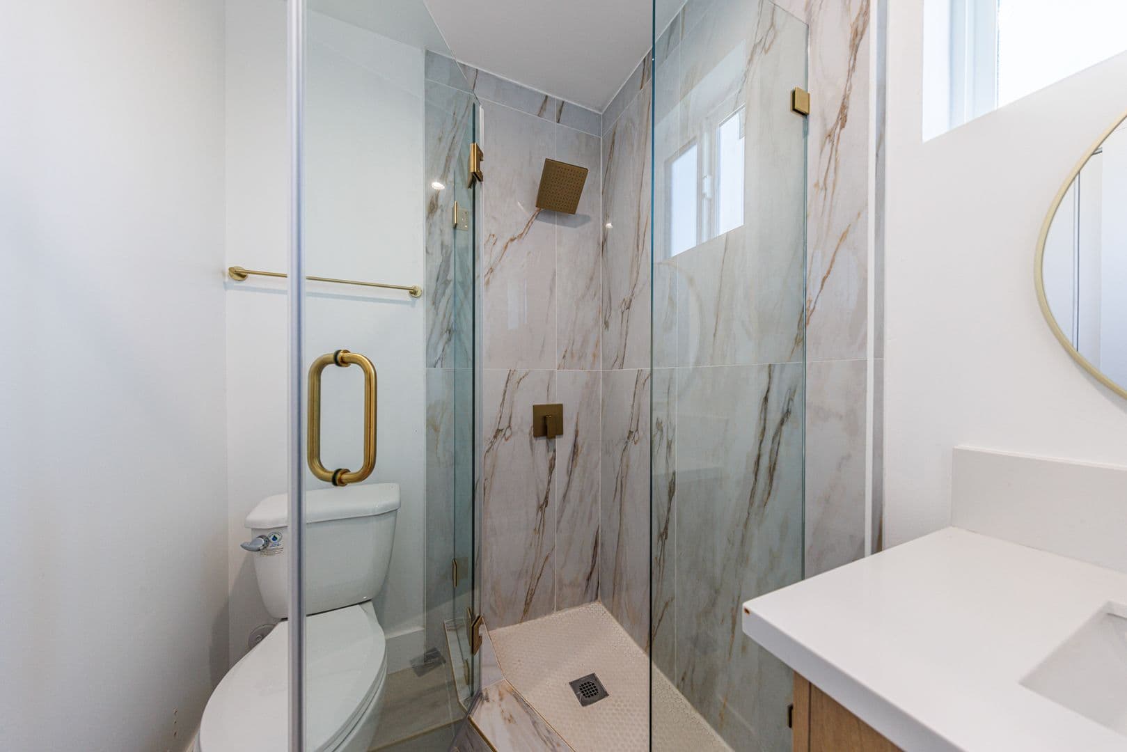 Sherman Oaks Apartment: 5931 Woodman Ave