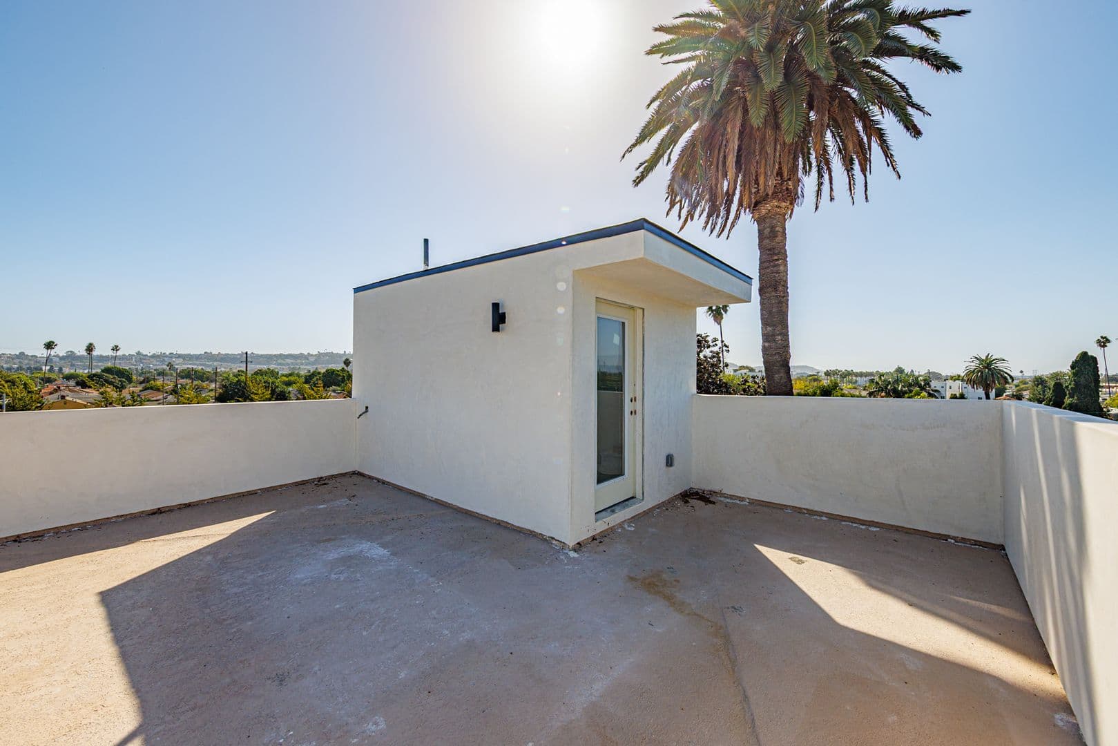 Los Angeles Apartment: 3442 West Blvd