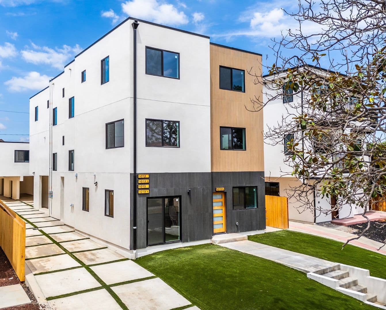 Los Angeles Apartment: 1015 S. Citrus Ave