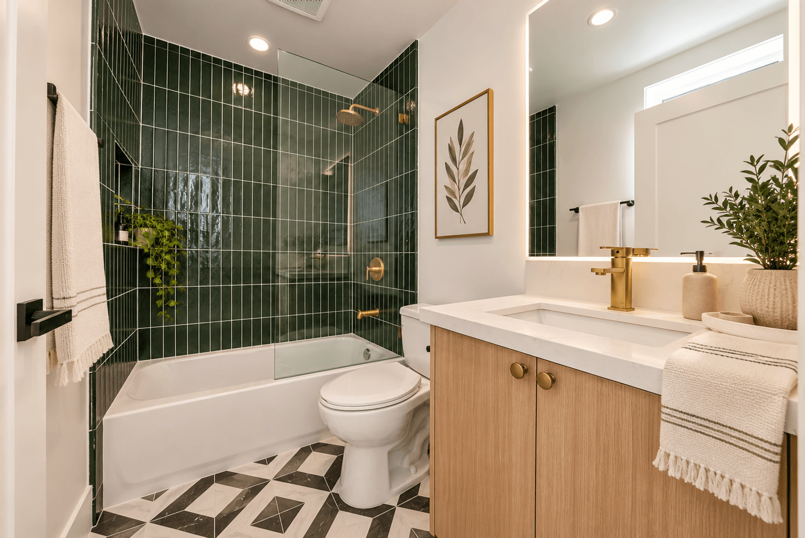 Los Angeles Apartment: 3442 West Blvd