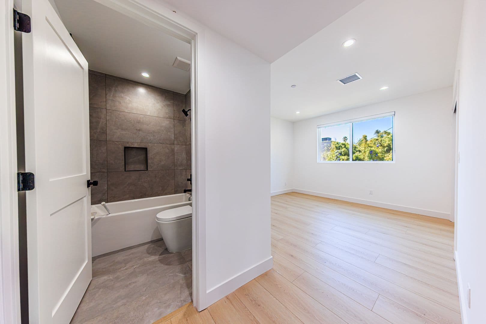 Los Angeles Apartment: 1021 S. Citrus Ave.