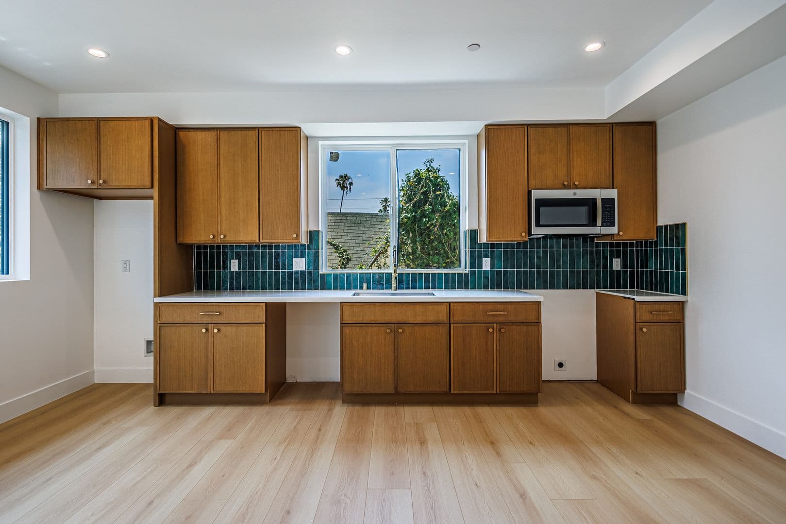 Los Angeles Apartment: 1065 S. Corning St