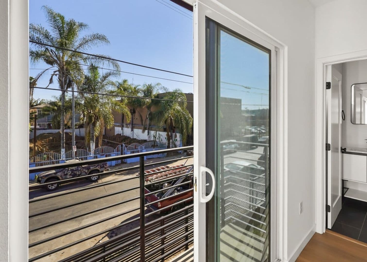 Los Angeles Apartment: 1731 S New Hampshire Ave
