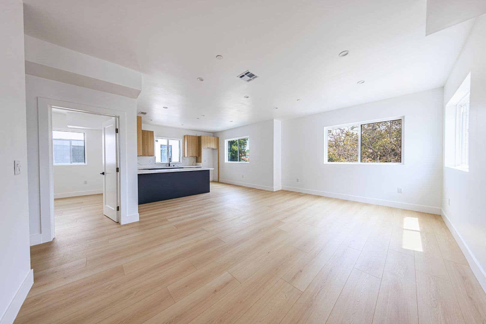 Los Angeles Apartment: 1015 S. Citrus Ave