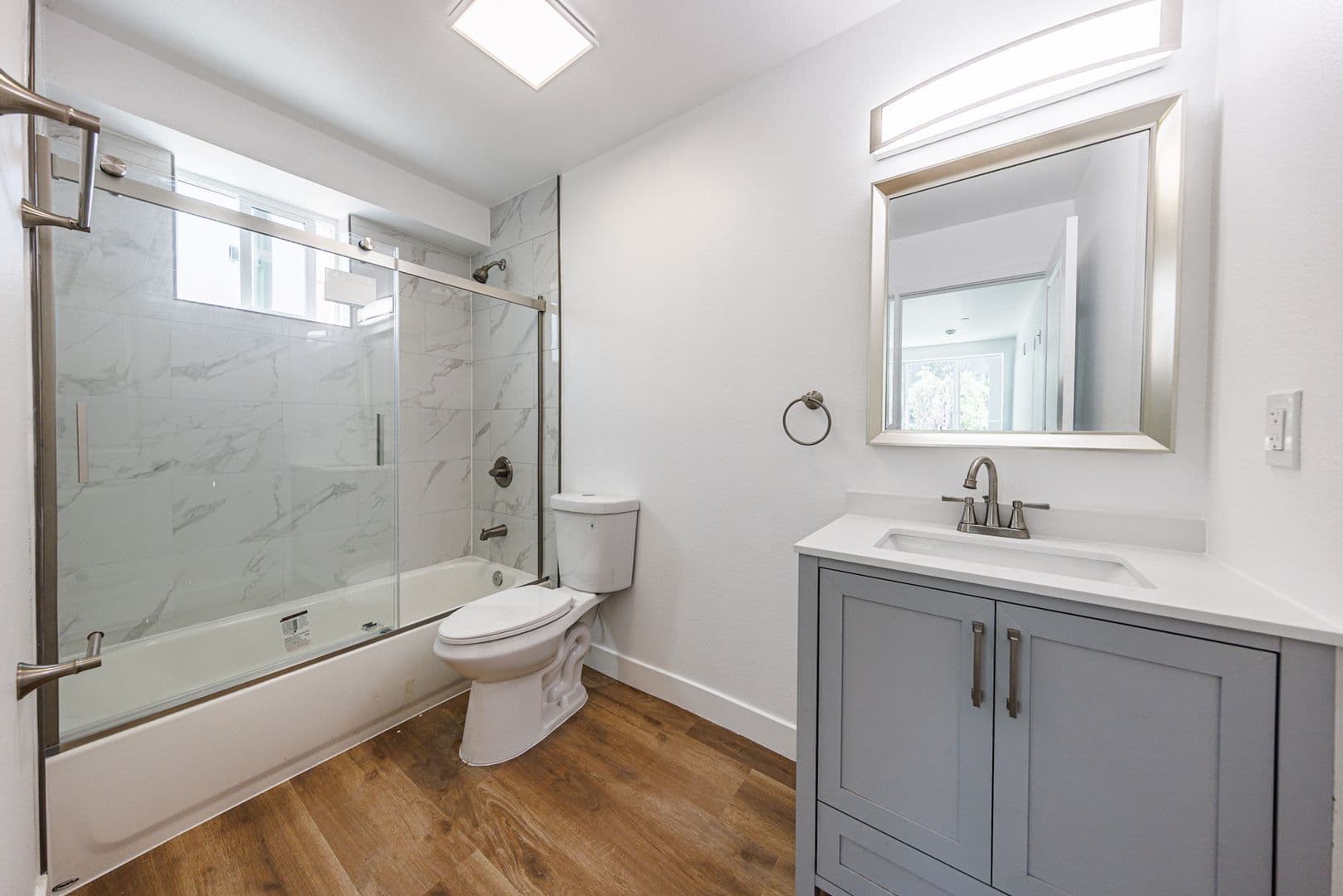 Los Angeles Townhome: 5327 Geer St