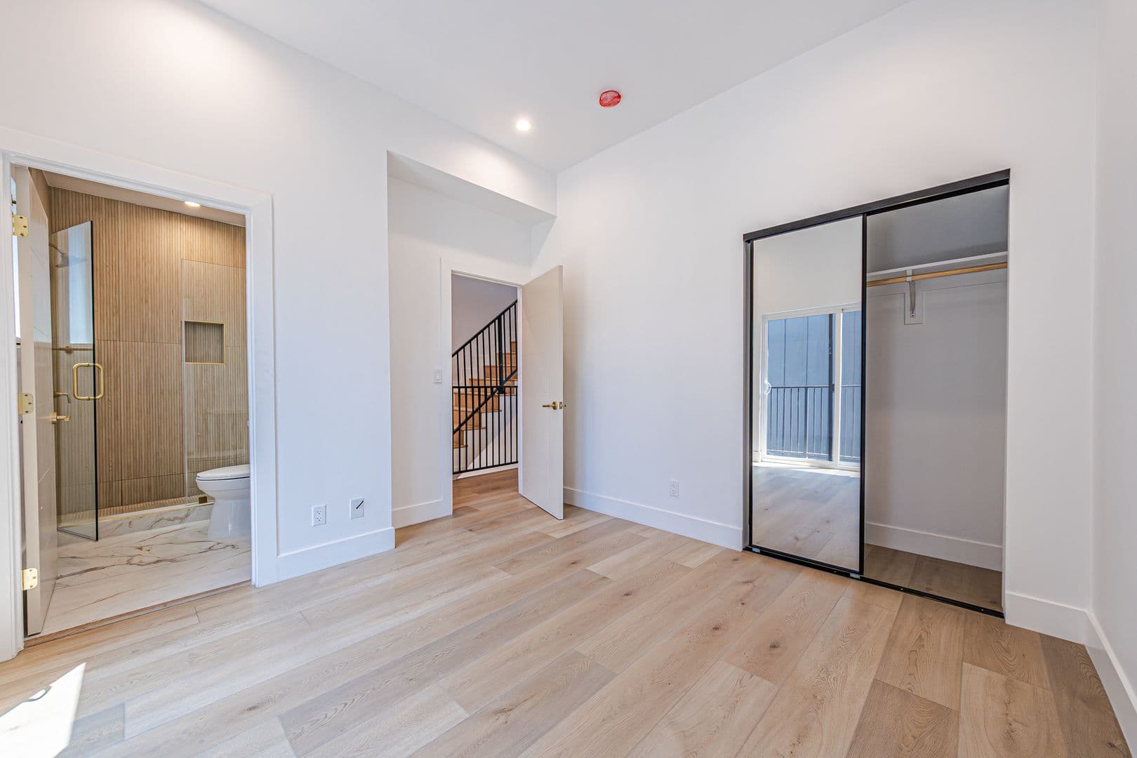 Los Angeles Apartment: 240 N Dillon St