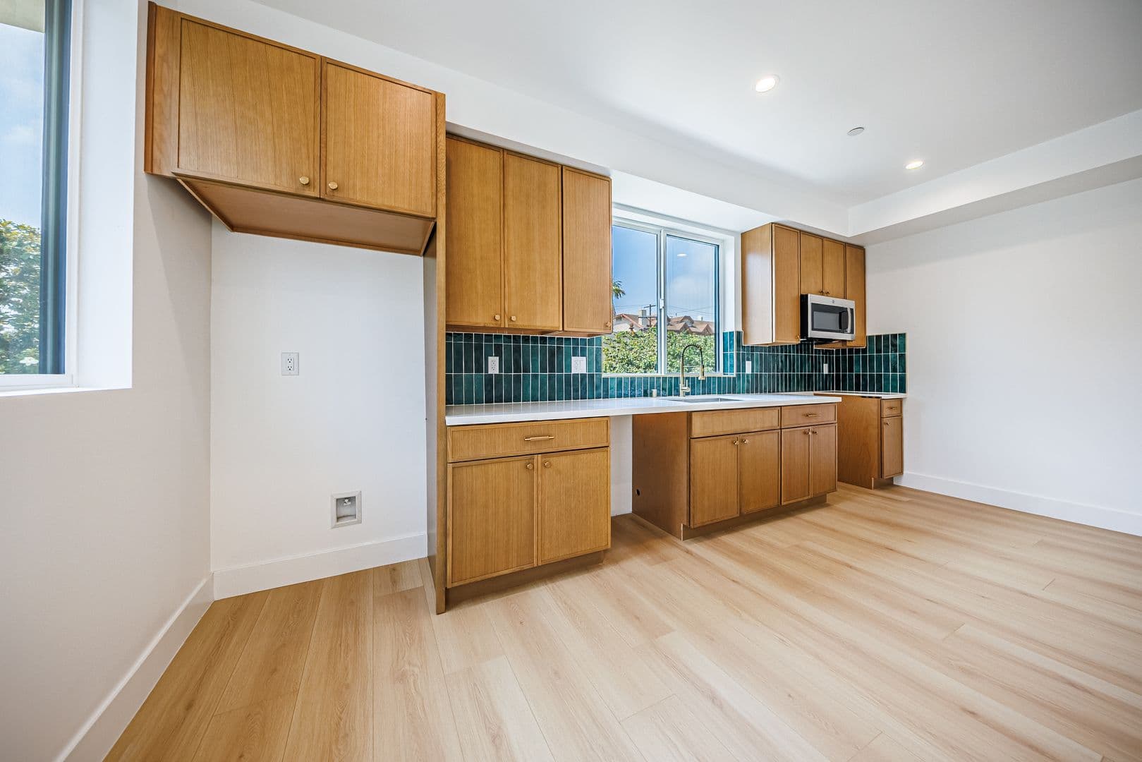 Los Angeles Apartment: 1065 S. Corning St