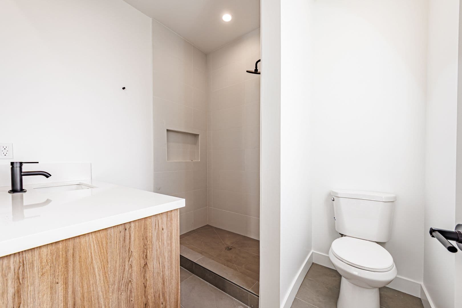 Los Angeles Apartment: 4514 Lomita St
