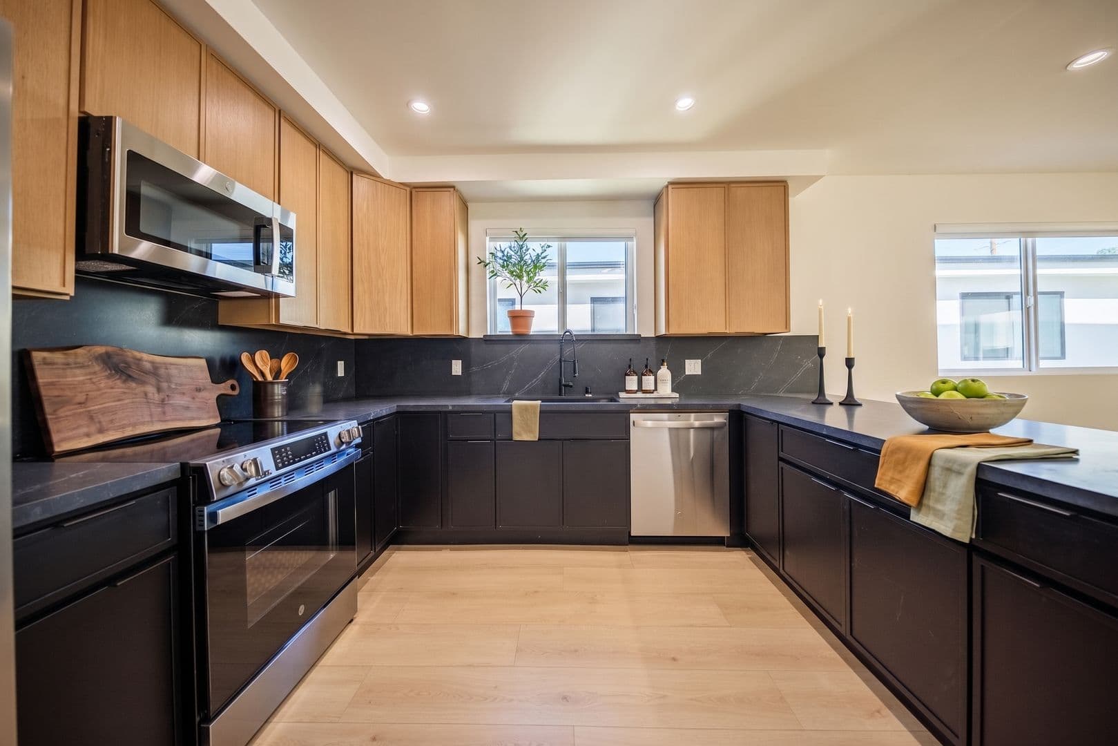 Los Angeles Apartment: 1021 S. Citrus Ave.