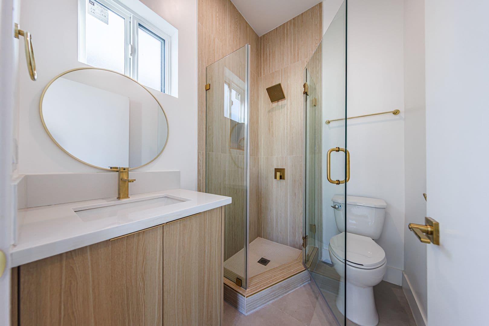 Sherman Oaks Apartment: 5931 Woodman Ave