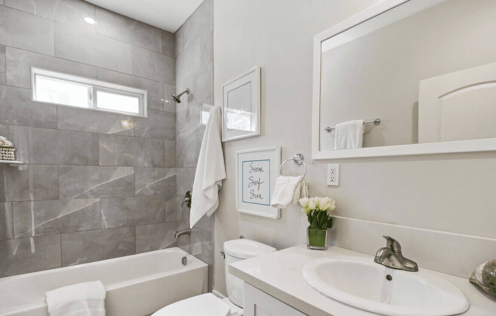 North Hollywood Apartment: 6841 Radford Ave