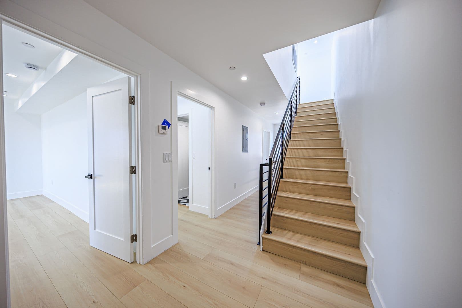 Los Angeles Apartment: 1259 S. Longwood Ave