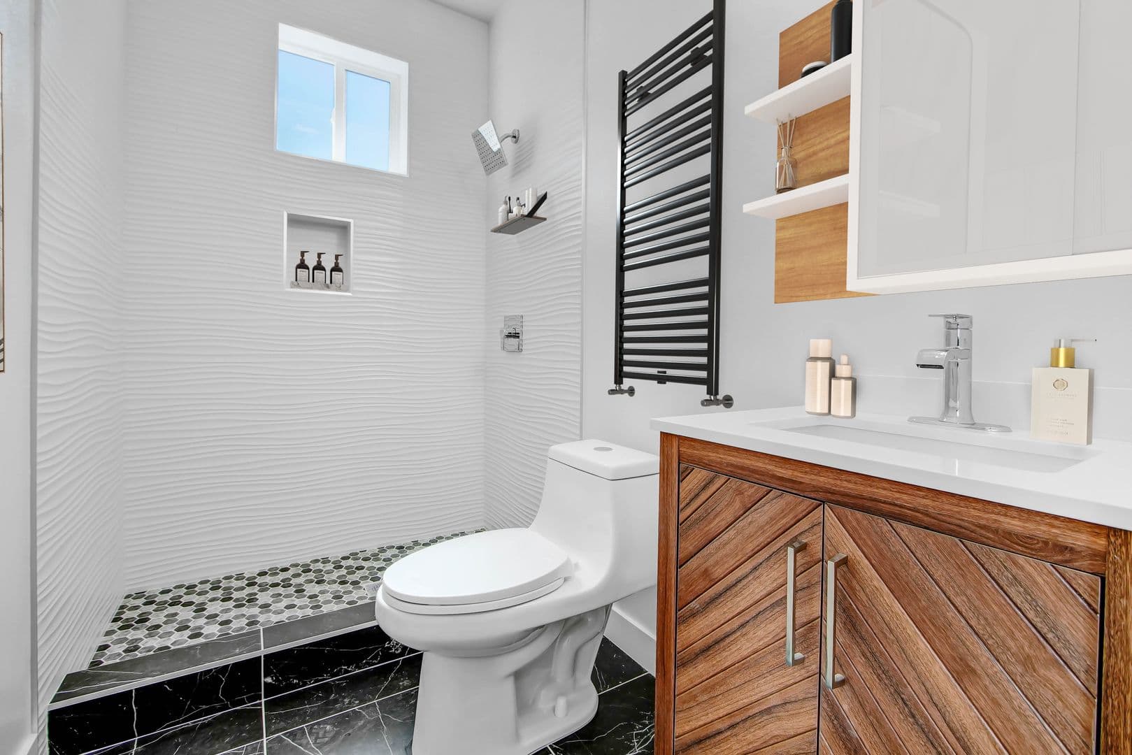 Los Angeles Apartment: 5926 S Hoover Street