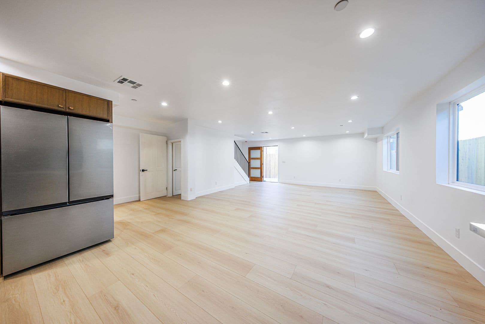 Los Angeles, CA Apartment: 2938 S. Sycamore Ave