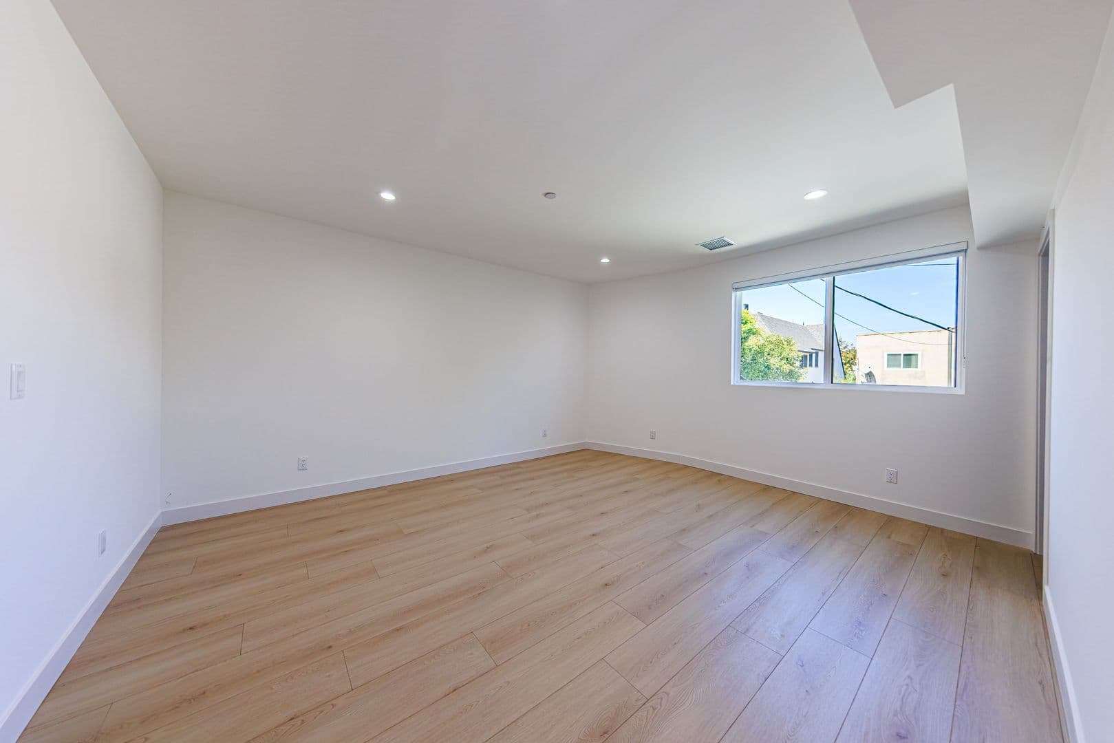 Los Angeles Apartment: 1021 S. Citrus Ave.