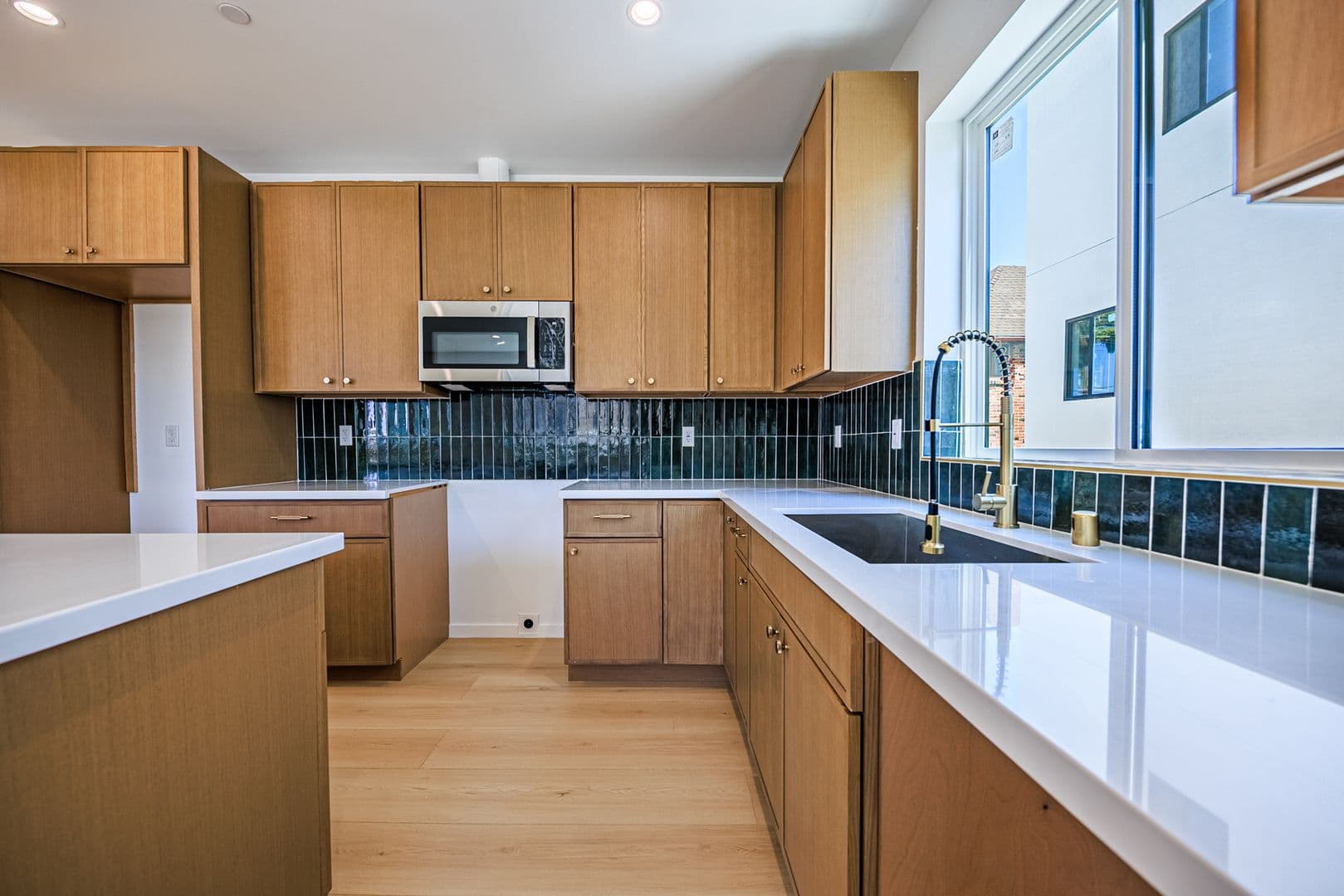 Los Angeles Apartment: 1259 S. Longwood Ave