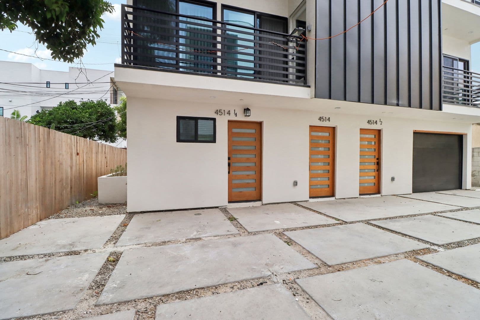 Los Angeles Apartment: 4512 St. Elmo Dr