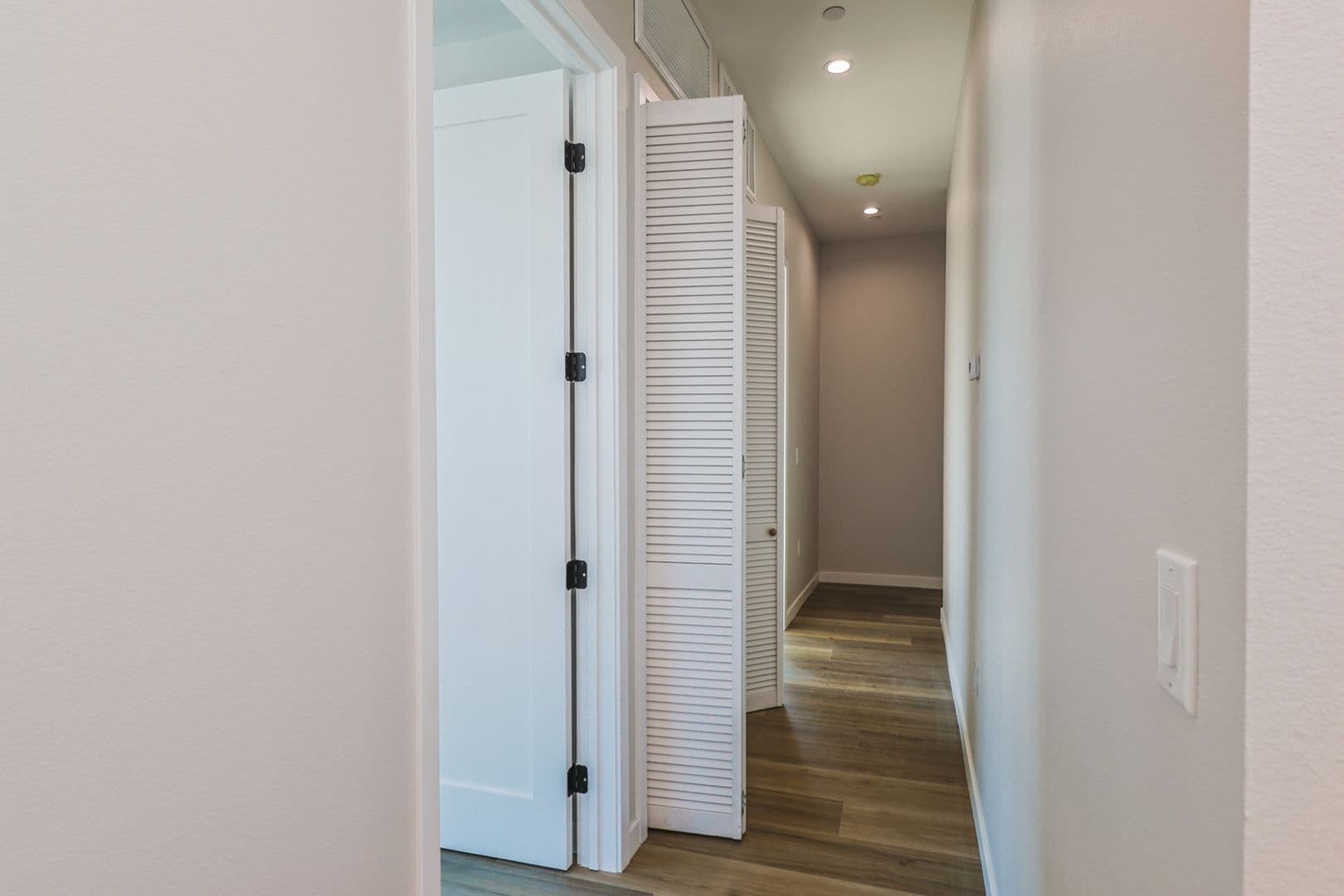 Los Angeles Apartment: 5517 Glennie Ln