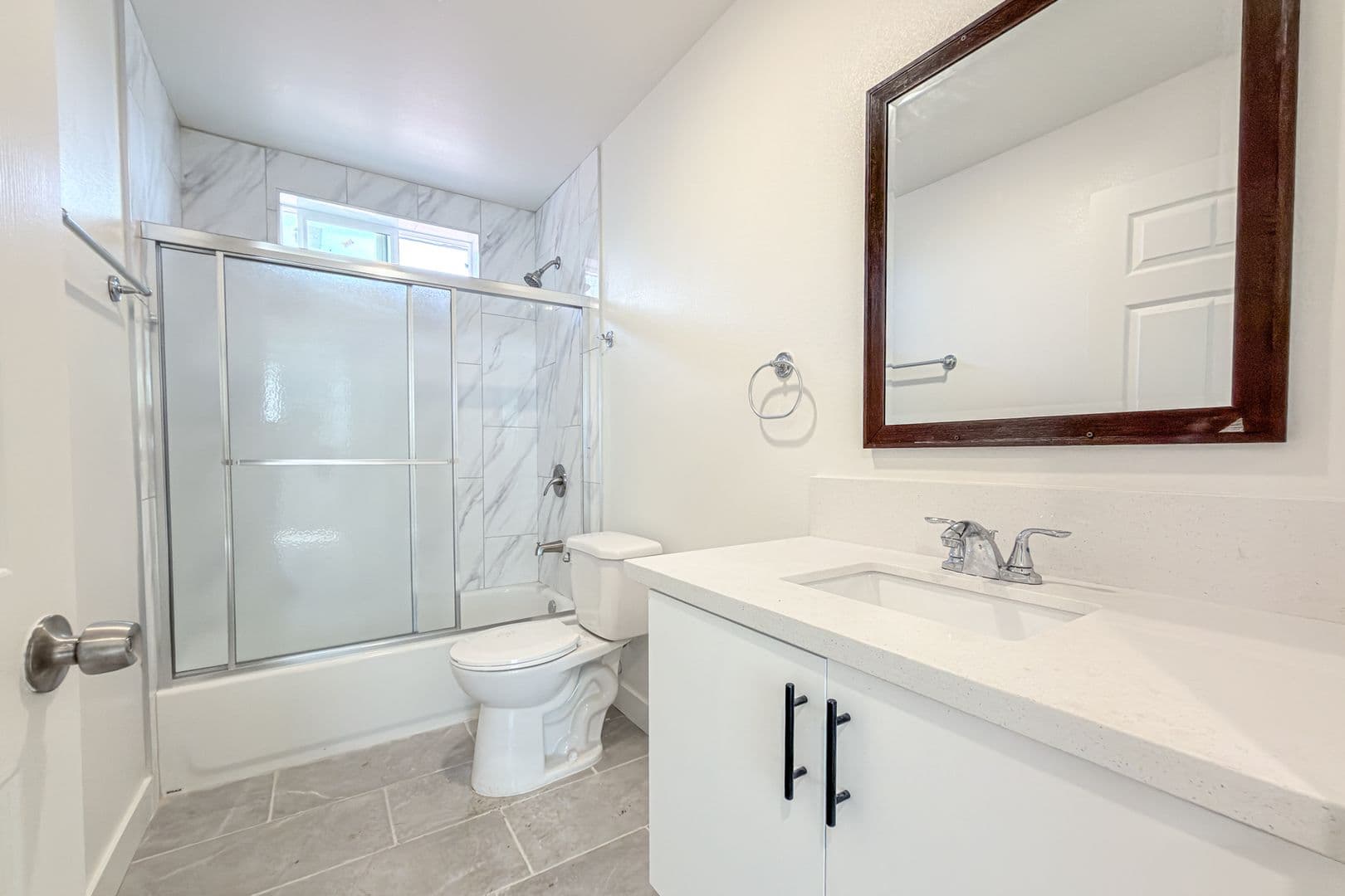 Los Angeles Apartment: 4323 Honduras St
