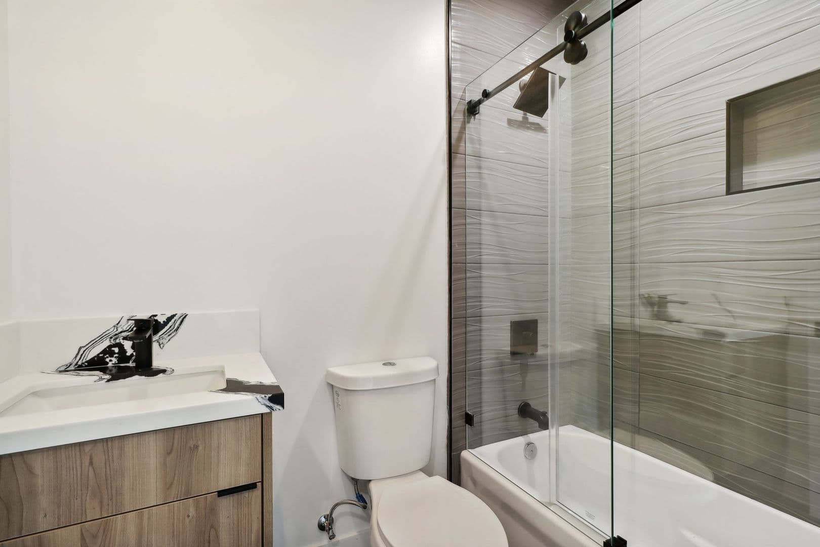 Los Angeles Apartment: 4512 St. Elmo Dr