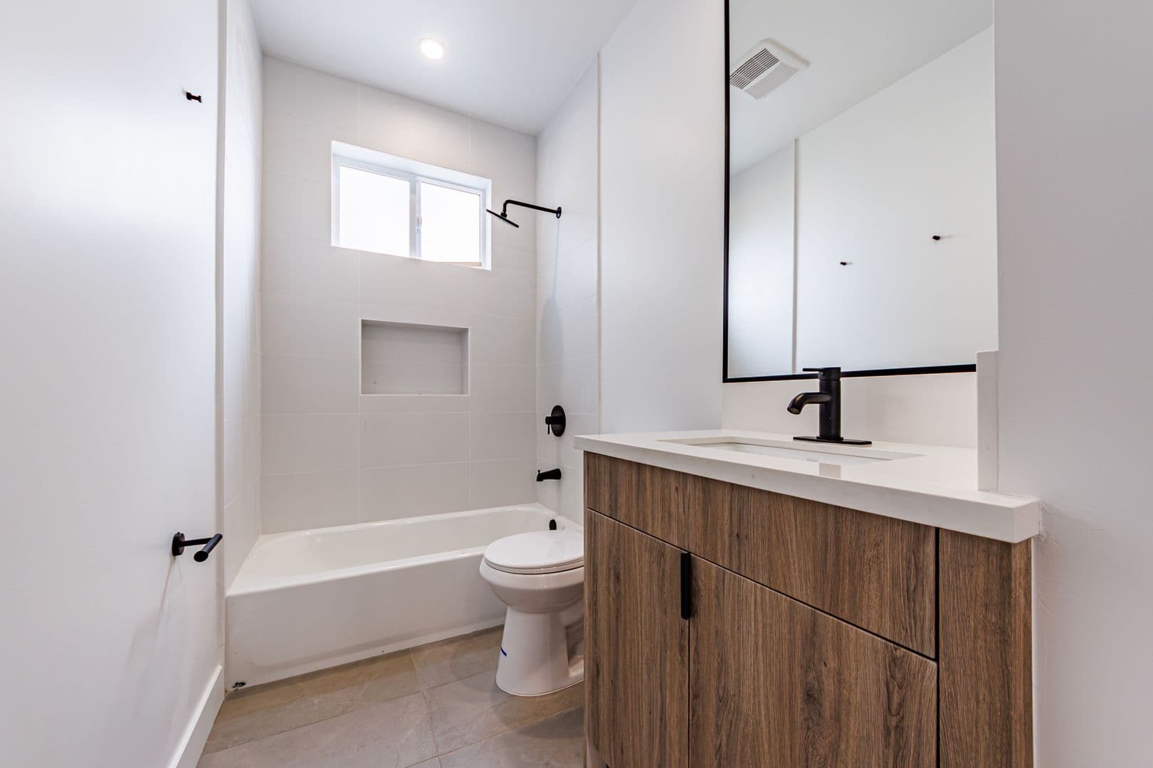 Los Angeles Apartment: 4514 Lomita St