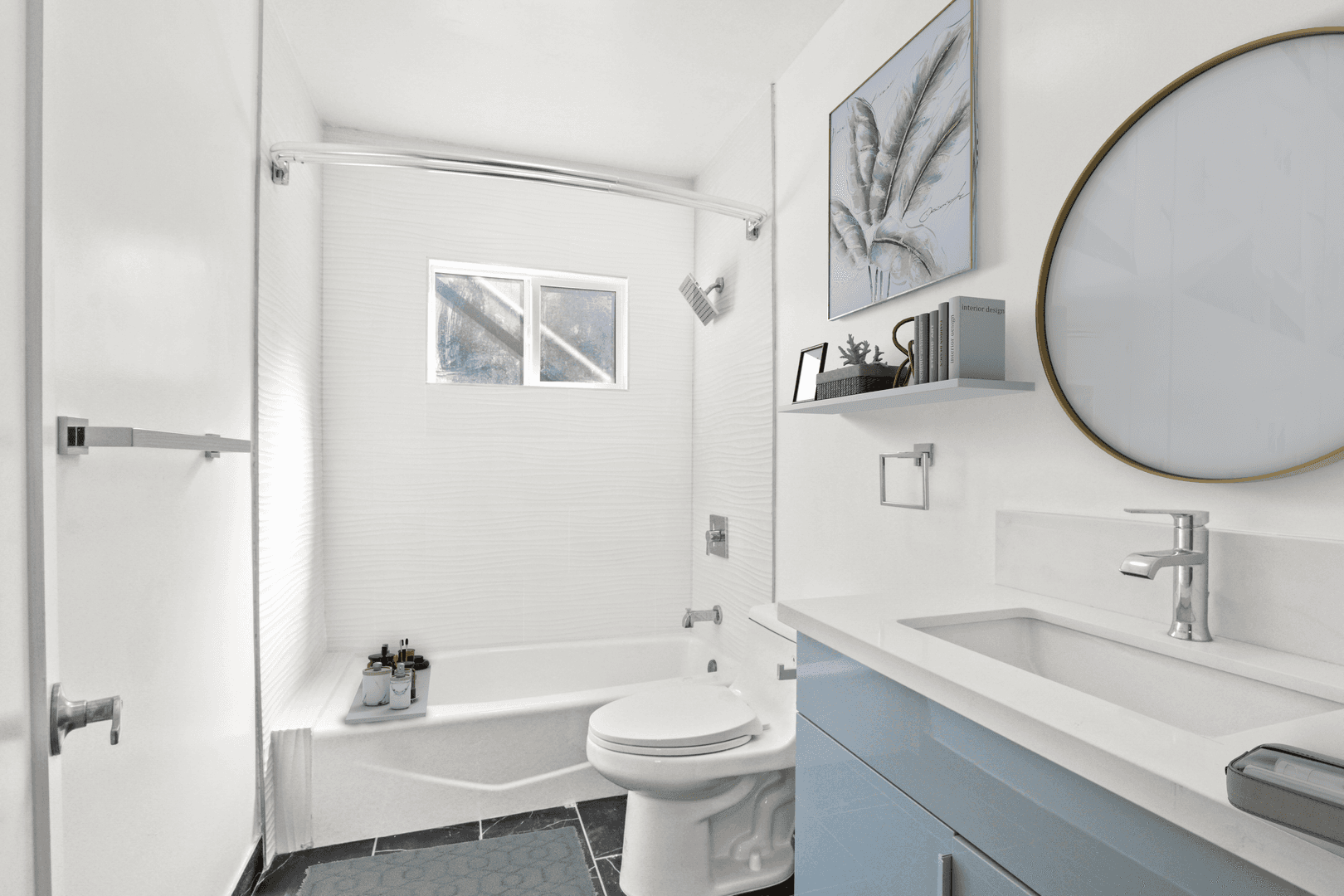 Los Angeles Apartment: 318 Columbia Ave