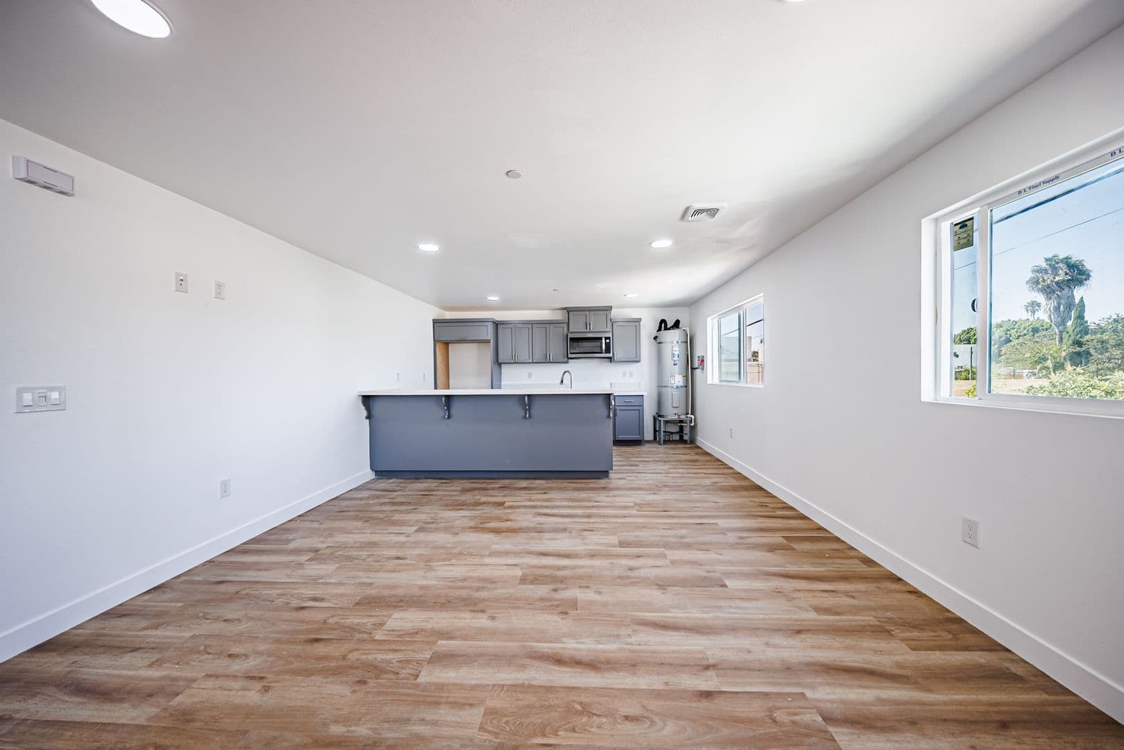 Los Angeles Townhome: 5327 Geer St