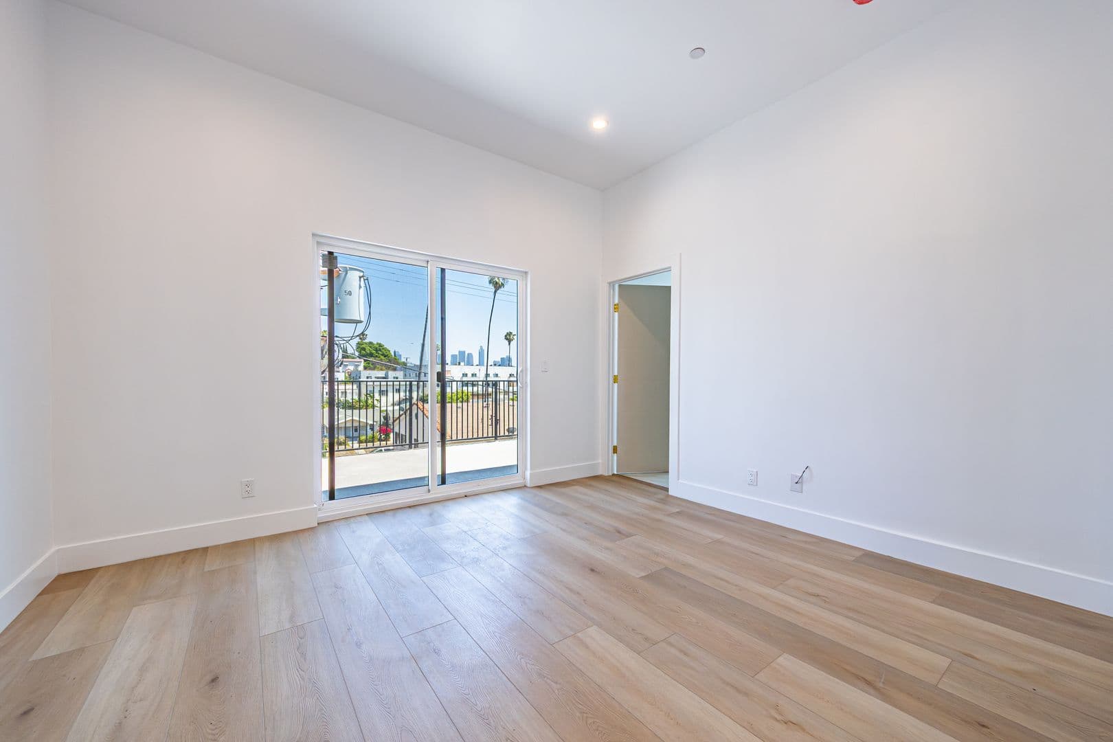 Los Angeles Apartment: 240 N Dillon St
