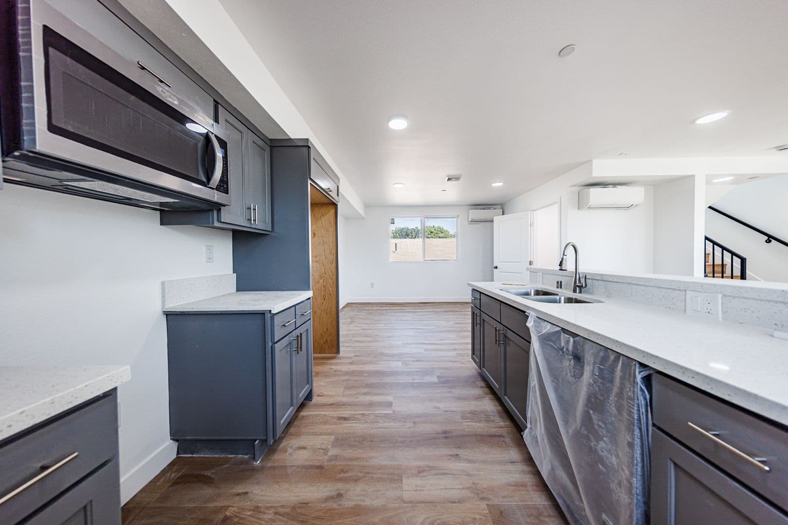Los Angeles Townhome: 5327 Geer St