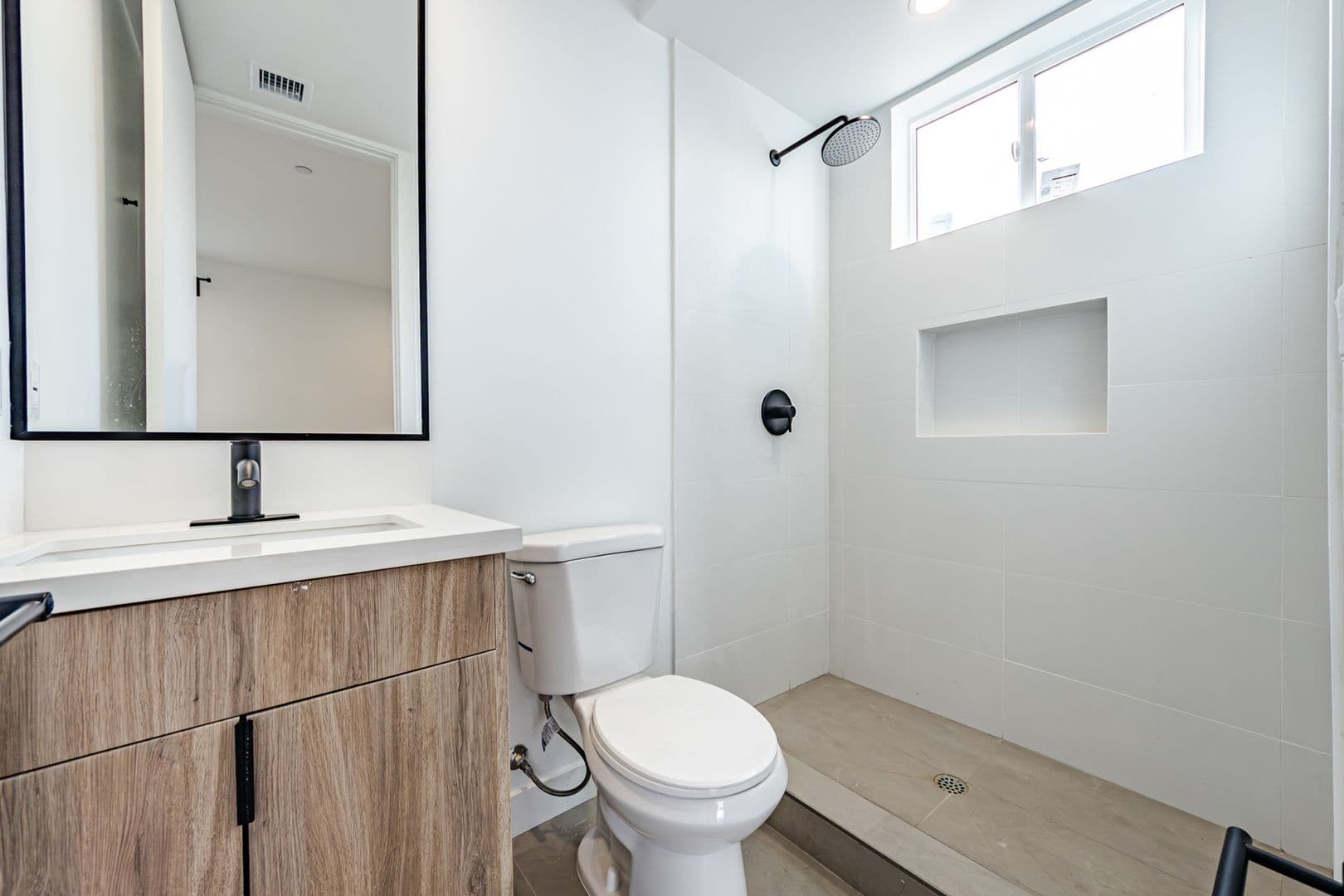 Los Angeles Apartment: 4514 Lomita St