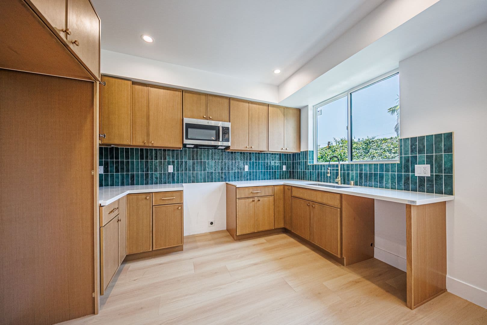 Los Angeles Apartment: 1065 S. Corning St