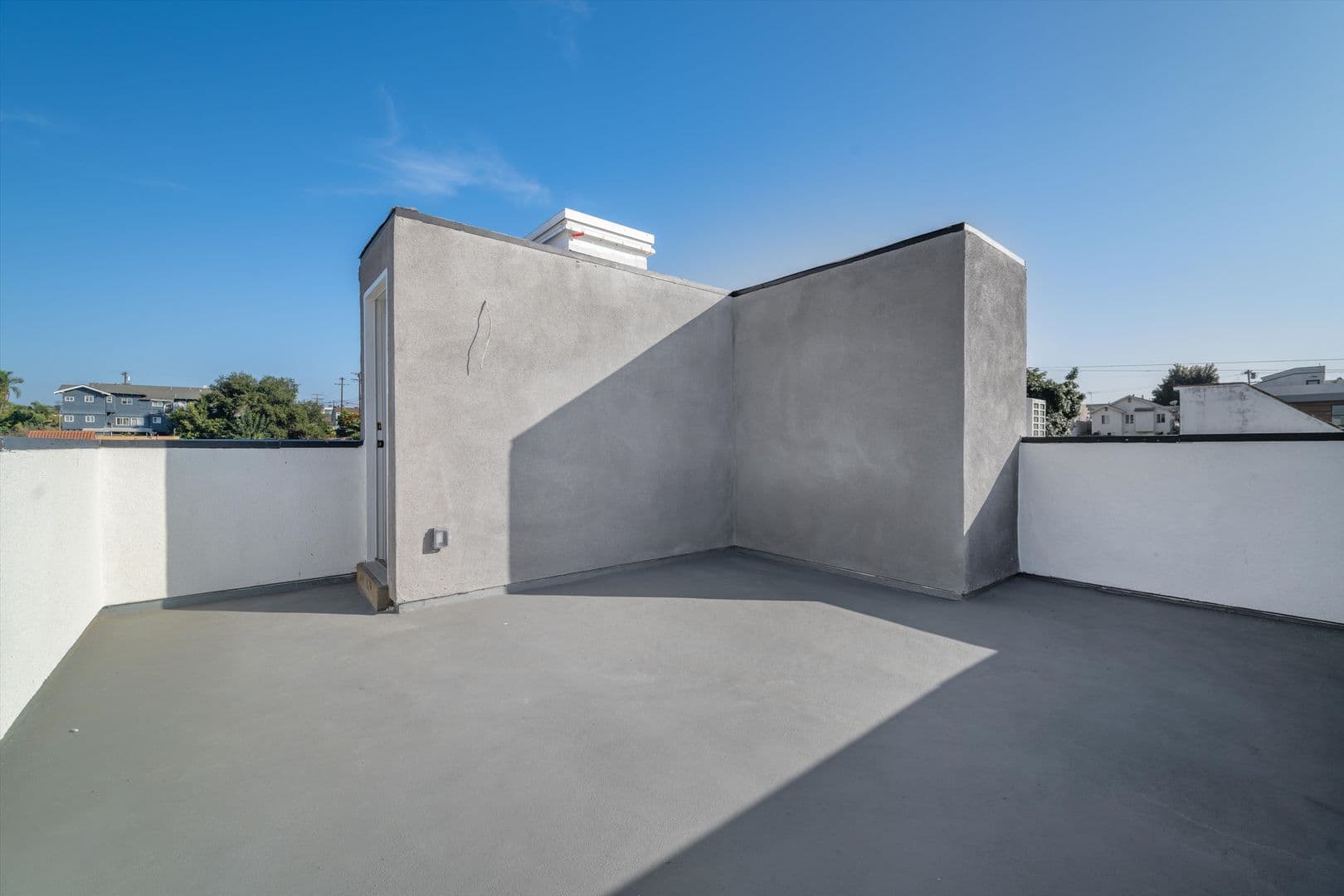 Los Angeles Apartment: 4654 Lomita St