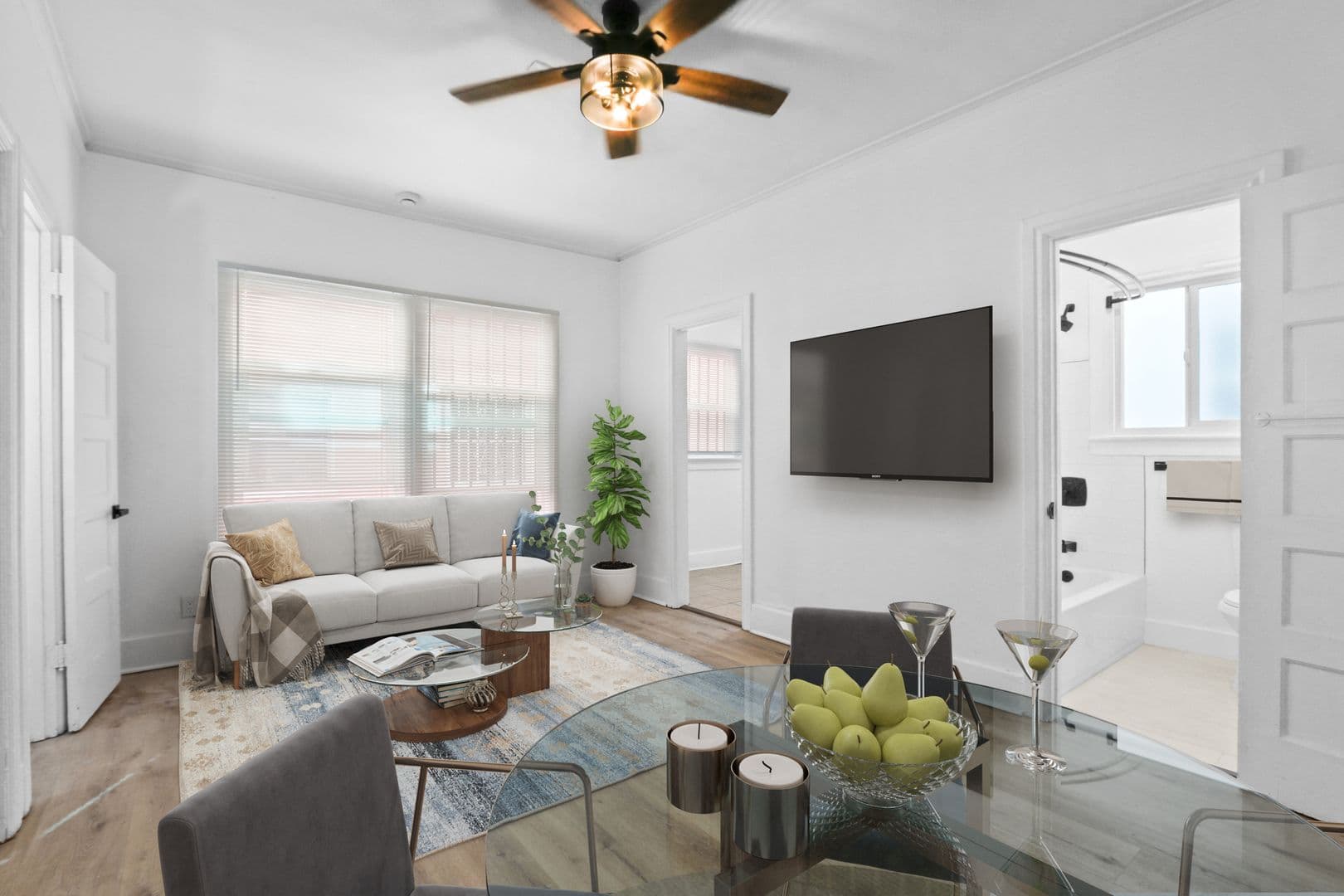 Los Angeles Apartment: 1346 4th St
