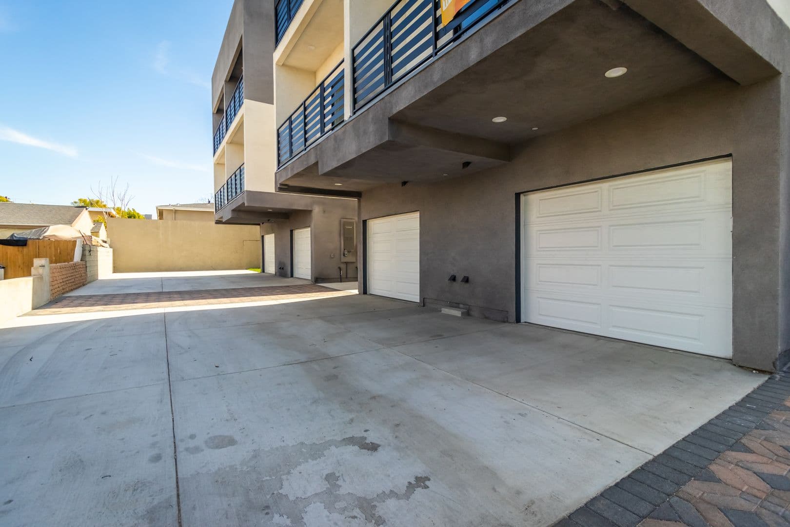 North Hollywood Townhome: 5132 Riverton Ave