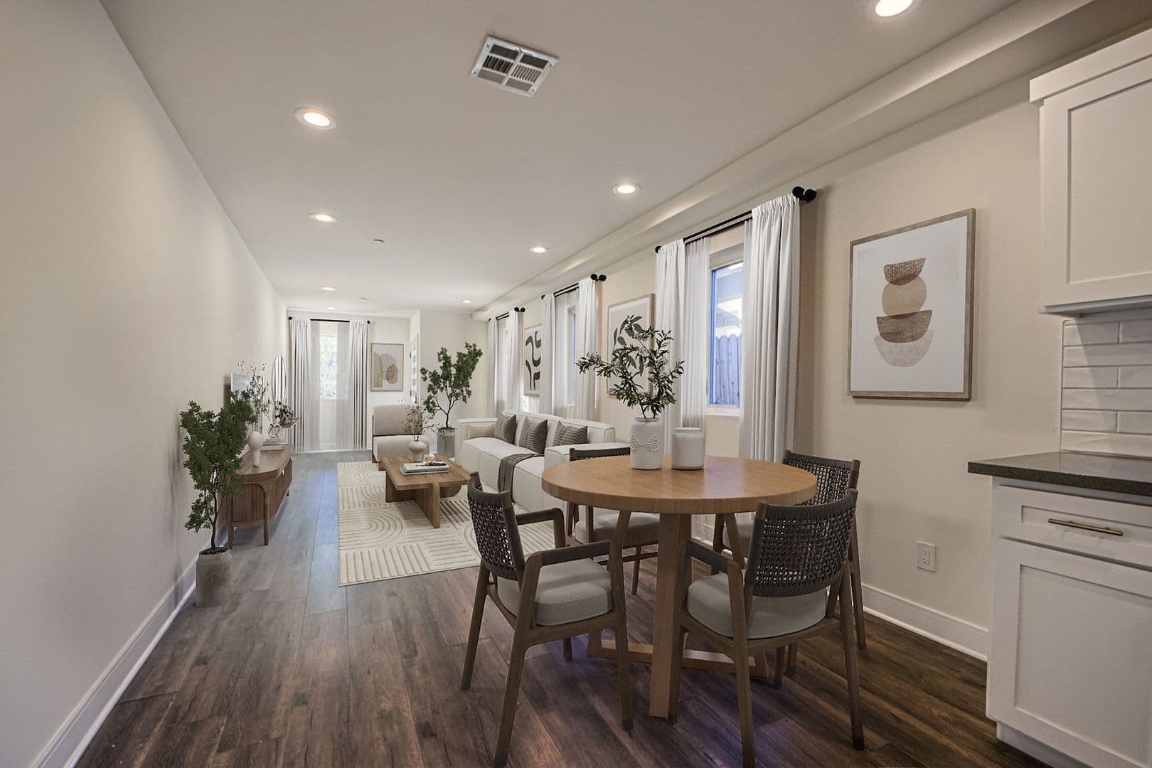 Los Angeles Apartment: 620 N Serrano Ave