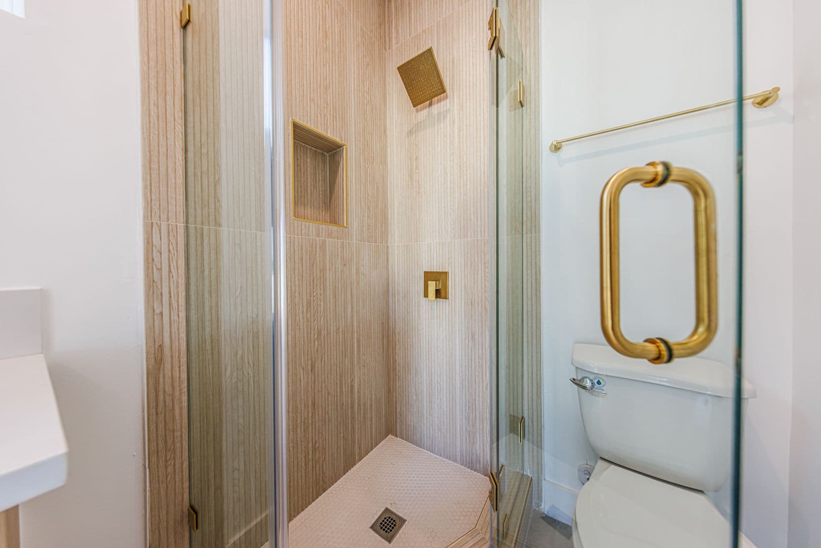 Sherman Oaks Apartment: 5931 Woodman Ave