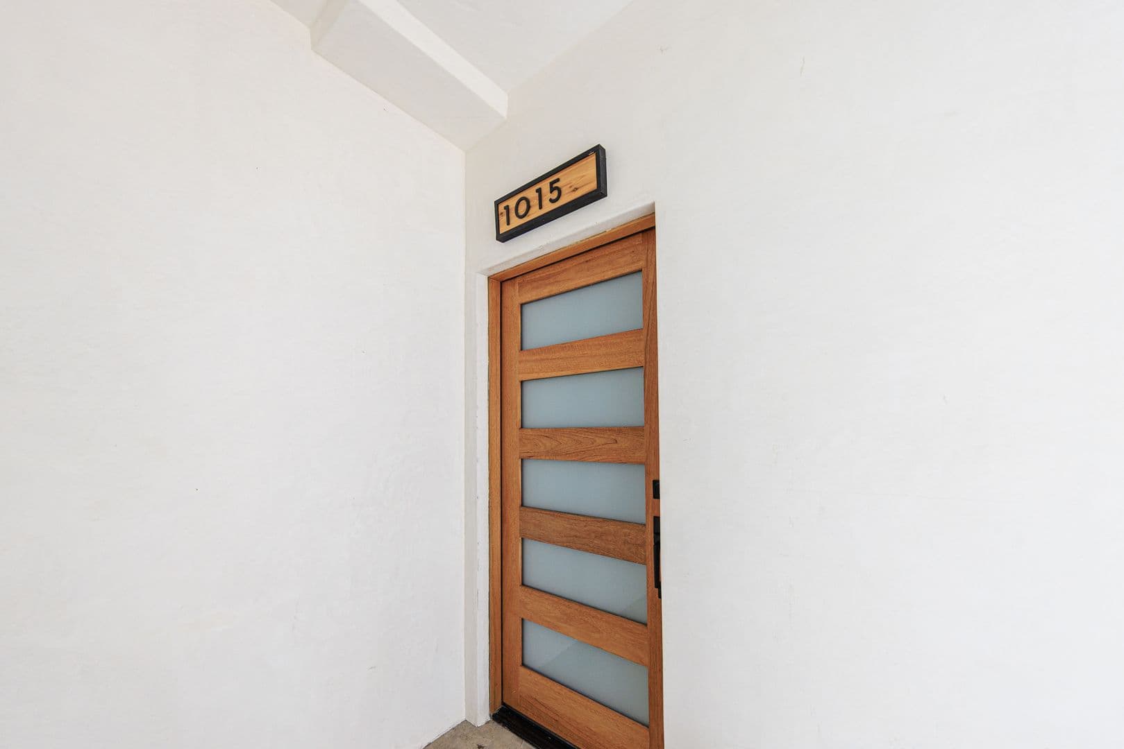 Los Angeles Apartment: 1015 S. Citrus Ave
