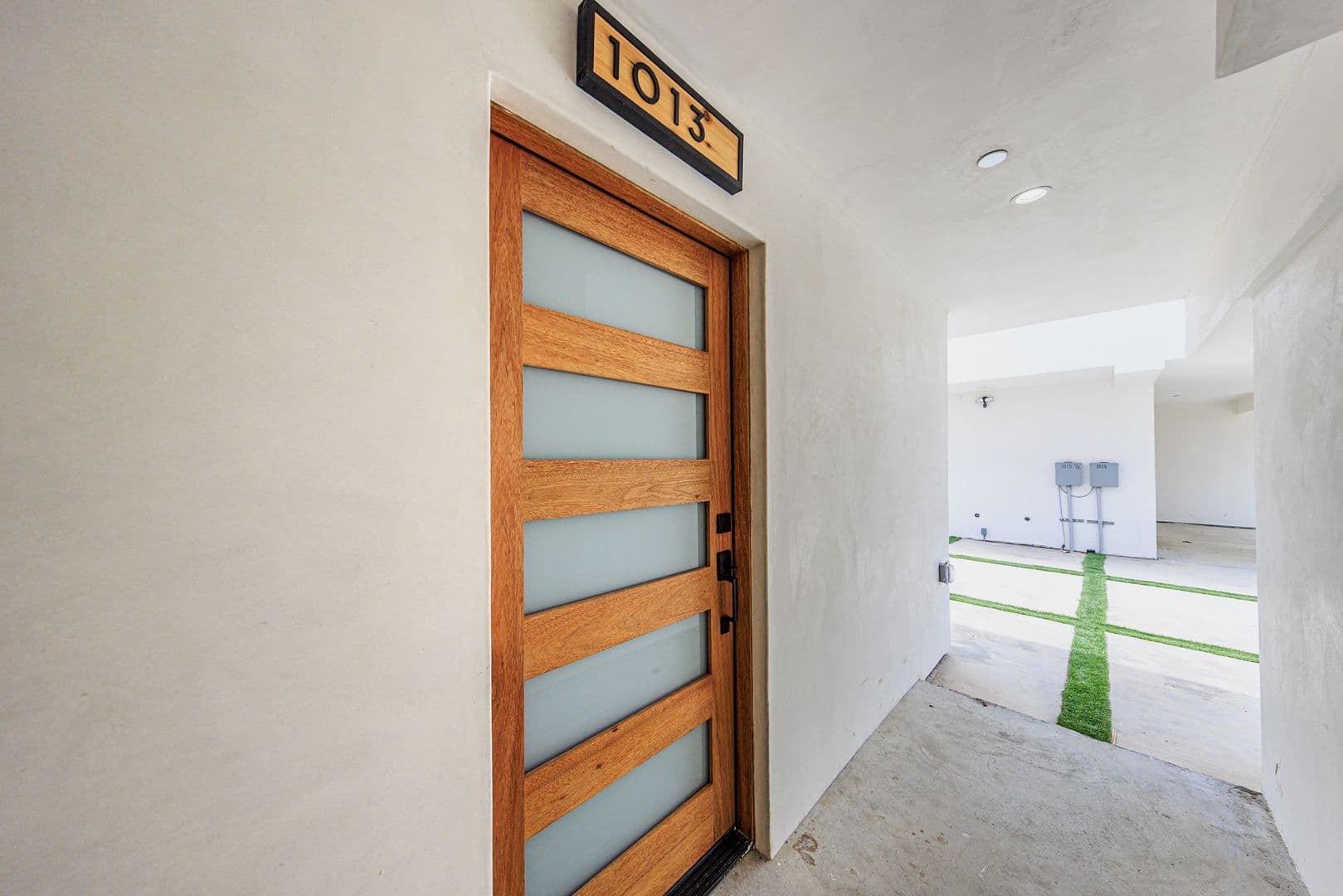 Los Angeles Apartment: 1015 S. Citrus Ave